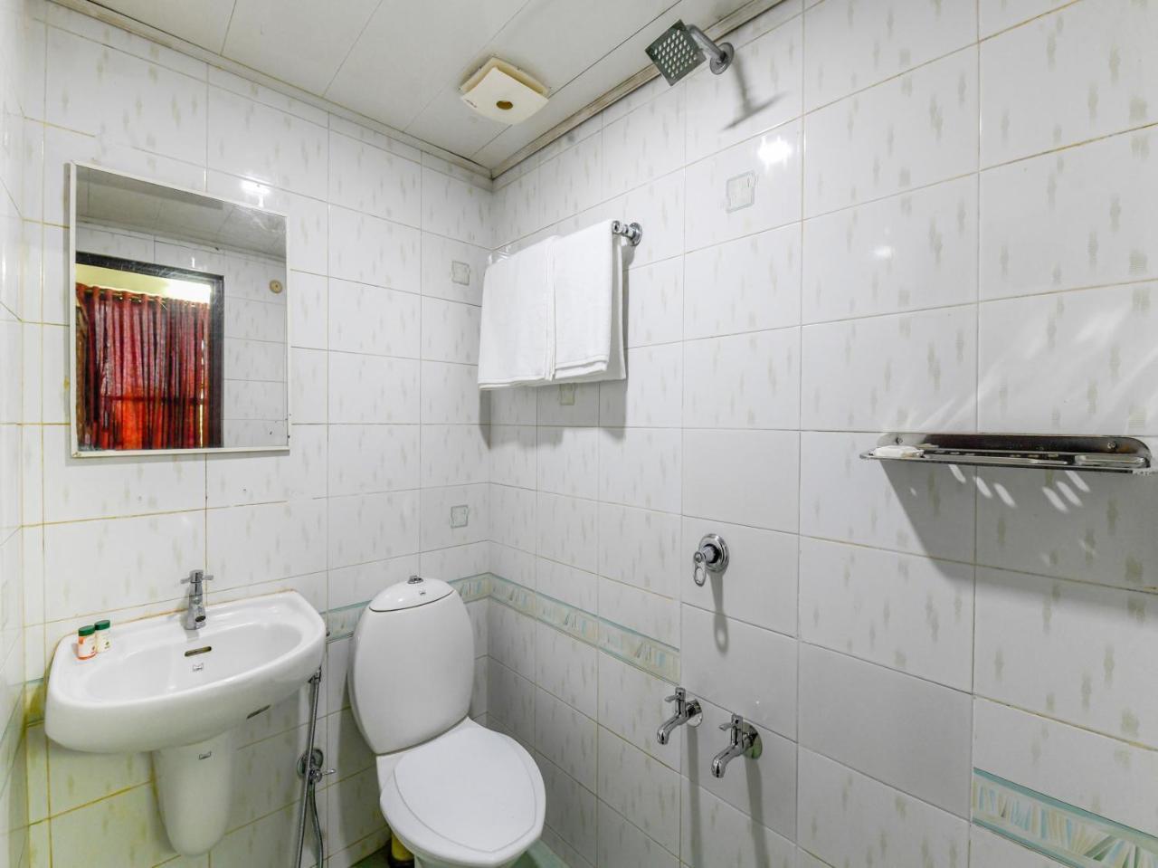 Oyo 11309 Hotel Green Land Residency Kochi Exterior photo